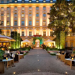 The Grand - The Leading Of The World Czechy